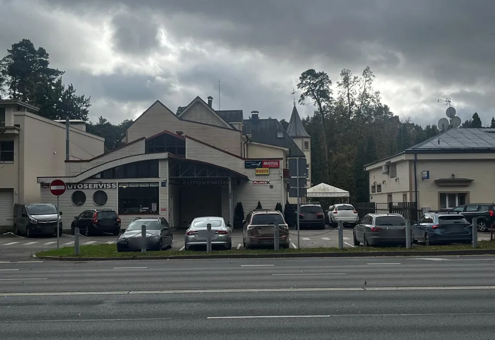 Auto klubs SC ēka un ieeja no Edinburgas prospekta