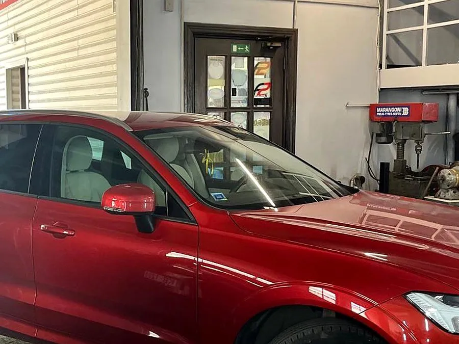 Auto darbnīcā